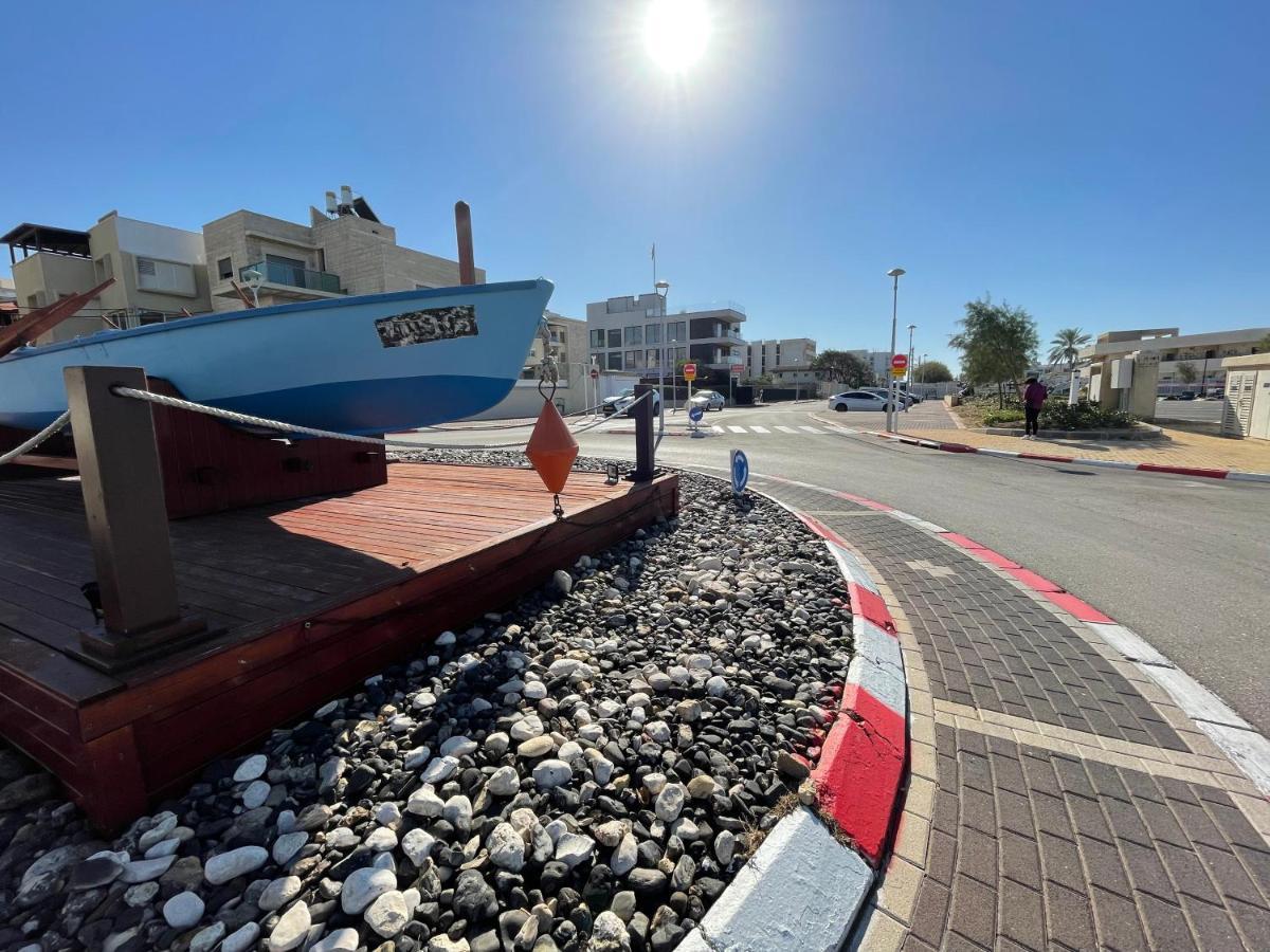 Hotel Breezot Yam Nahariya Exterior foto