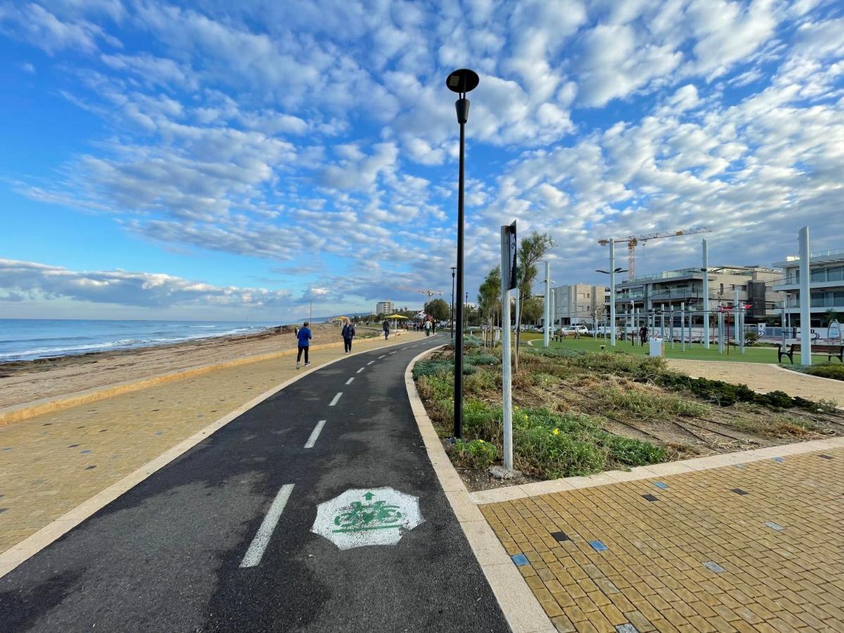 Hotel Breezot Yam Nahariya Exterior foto