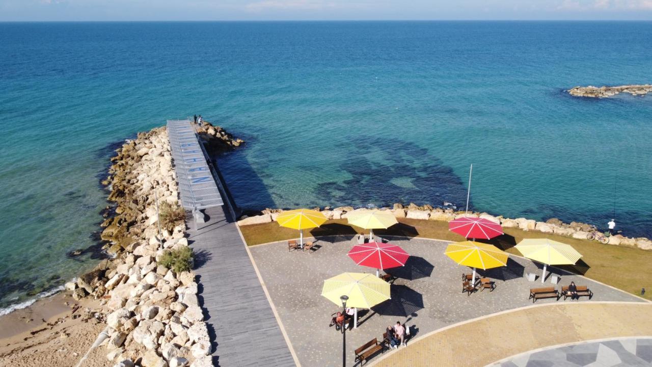 Hotel Breezot Yam Nahariya Exterior foto